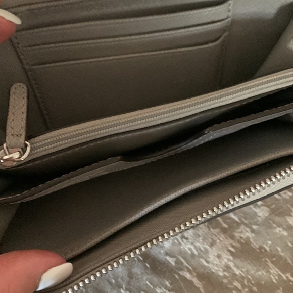 Michael Kors wallet - Picture 4 of 4